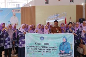 TP PKK kabupaten Tanjab Barat saat berada di Batam 